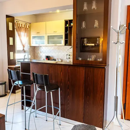 Διαμέρισμα 2br Balcony Retreat In Quiet Area Washer Self Check-in
