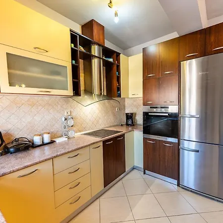 2br Balcony Retreat In Quiet Area Washer Self Check-in *