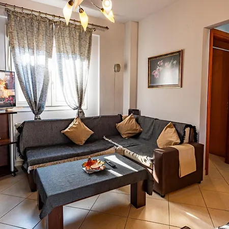 2br Balcony Retreat In Quiet Area Washer Self Check-in Tagarades