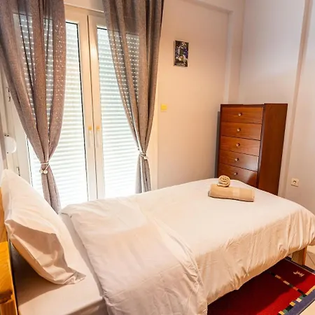 아파트 2br Balcony Retreat In Quiet Area Washer Self Check-in Tagarades