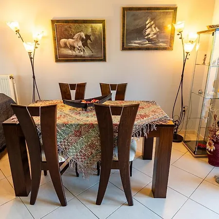 2br Balcony Retreat In Quiet Area Washer Self Check-in * Tagarades